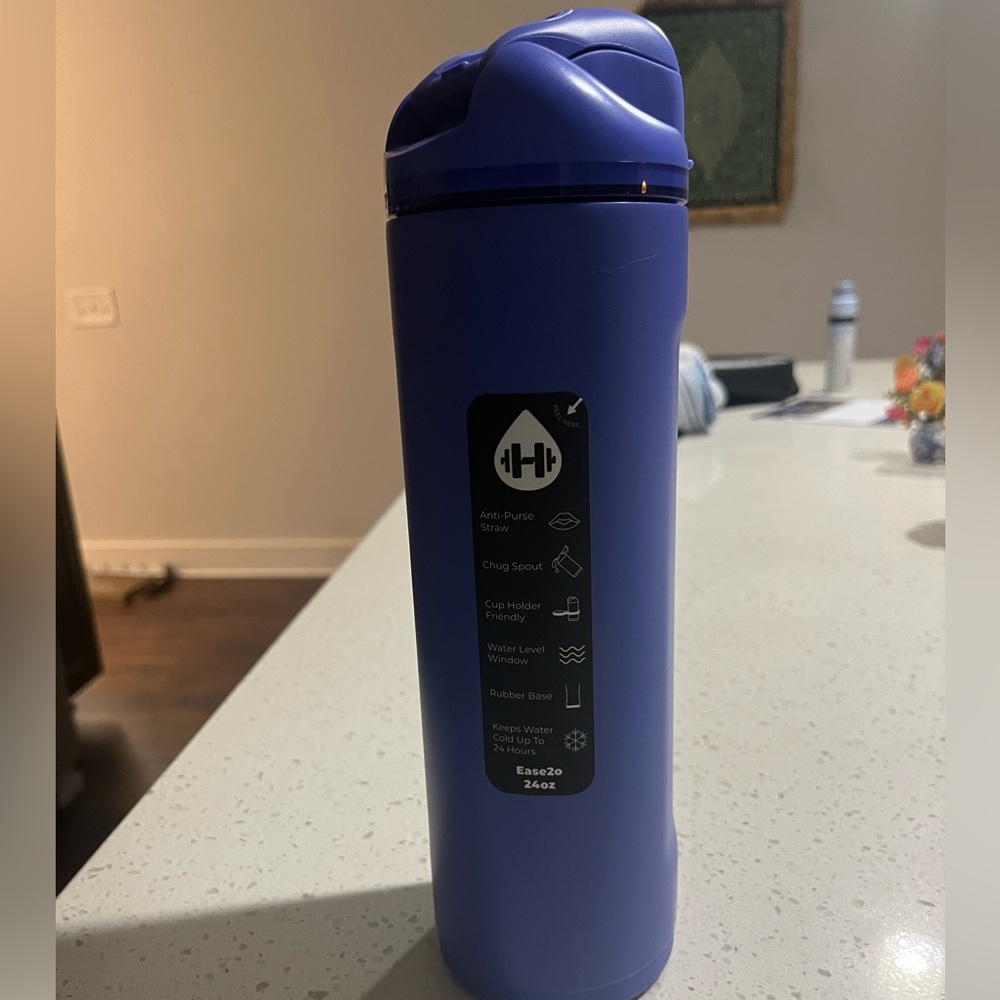HydroJug 24 oz Brand New Ease 2O in Berry Pop